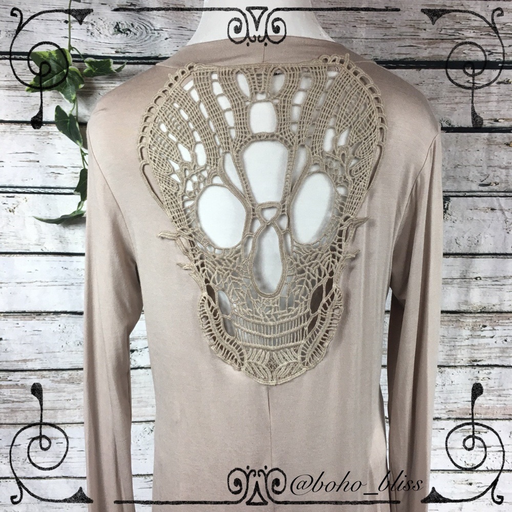 💀Small Skull Crochet Back Flyaway Cardigan - Picture 4 of 5